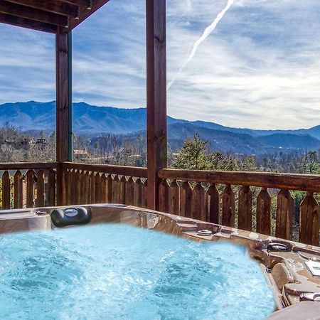 Lazy Bear Lodge, Hot Tub, Resort Pool, Wifi, 1089 Free Tickets Each Paid Day, Dollywood And More ガトリンバーグ エクステリア 写真