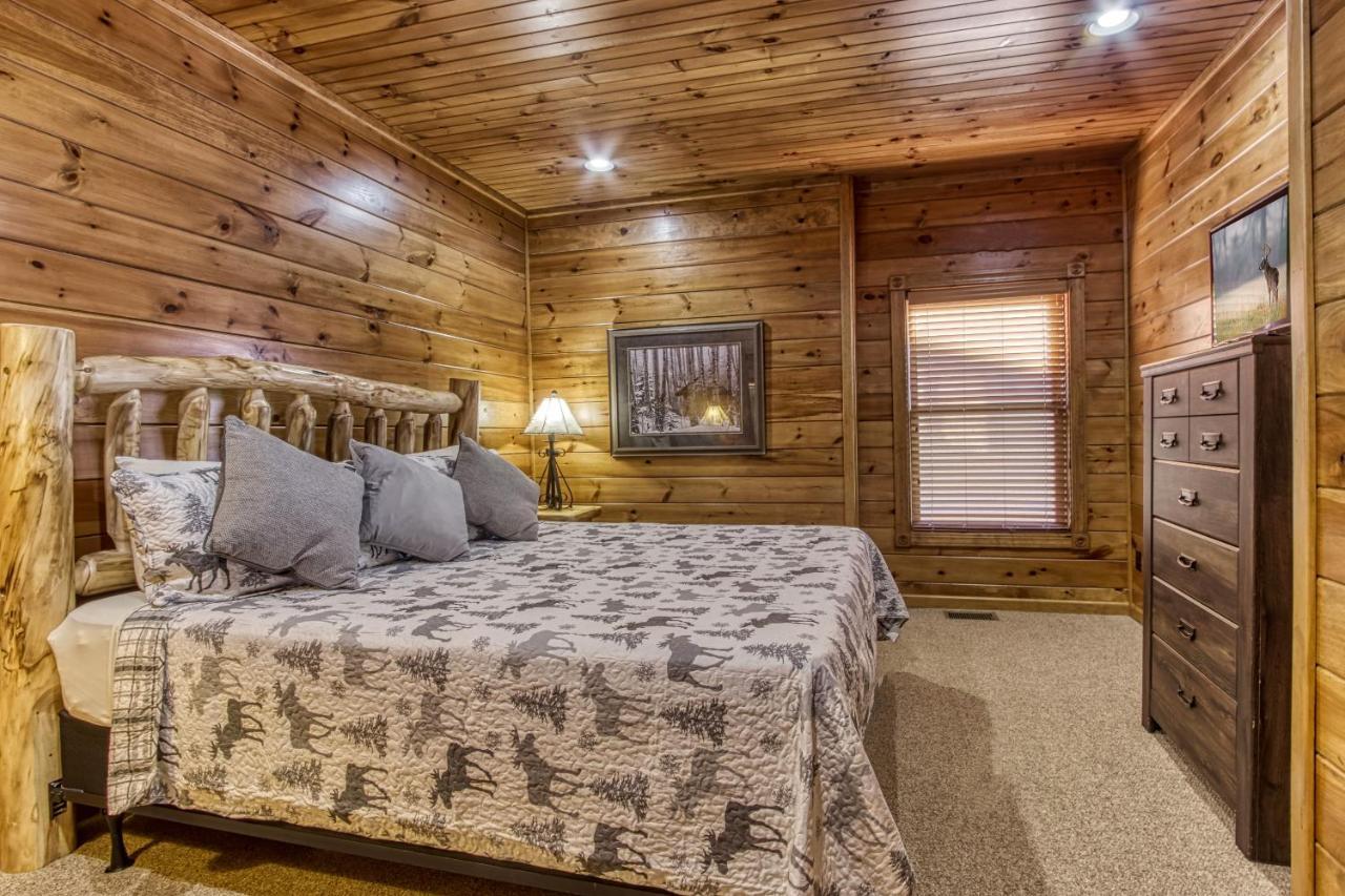 Lazy Bear Lodge, Hot Tub, Resort Pool, Wifi, 1089 Free Tickets Each Paid Day, Dollywood And More ガトリンバーグ エクステリア 写真
