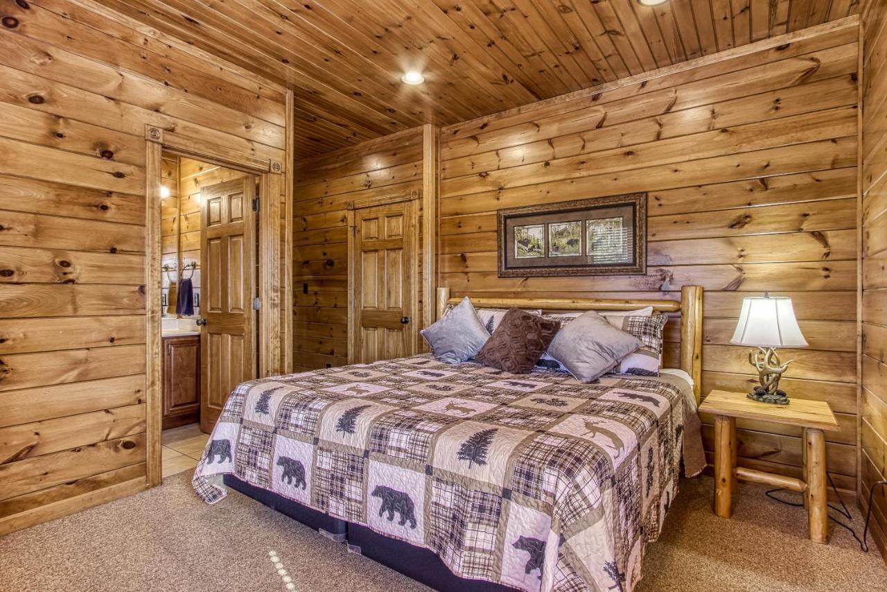 Lazy Bear Lodge, Hot Tub, Resort Pool, Wifi, 1089 Free Tickets Each Paid Day, Dollywood And More ガトリンバーグ エクステリア 写真