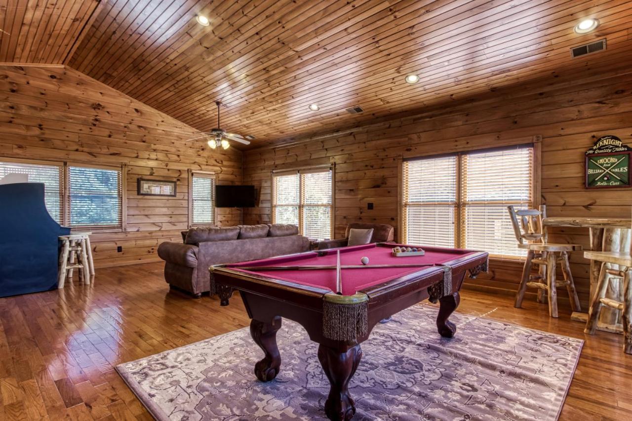 Lazy Bear Lodge, Hot Tub, Resort Pool, Wifi, 1089 Free Tickets Each Paid Day, Dollywood And More ガトリンバーグ エクステリア 写真