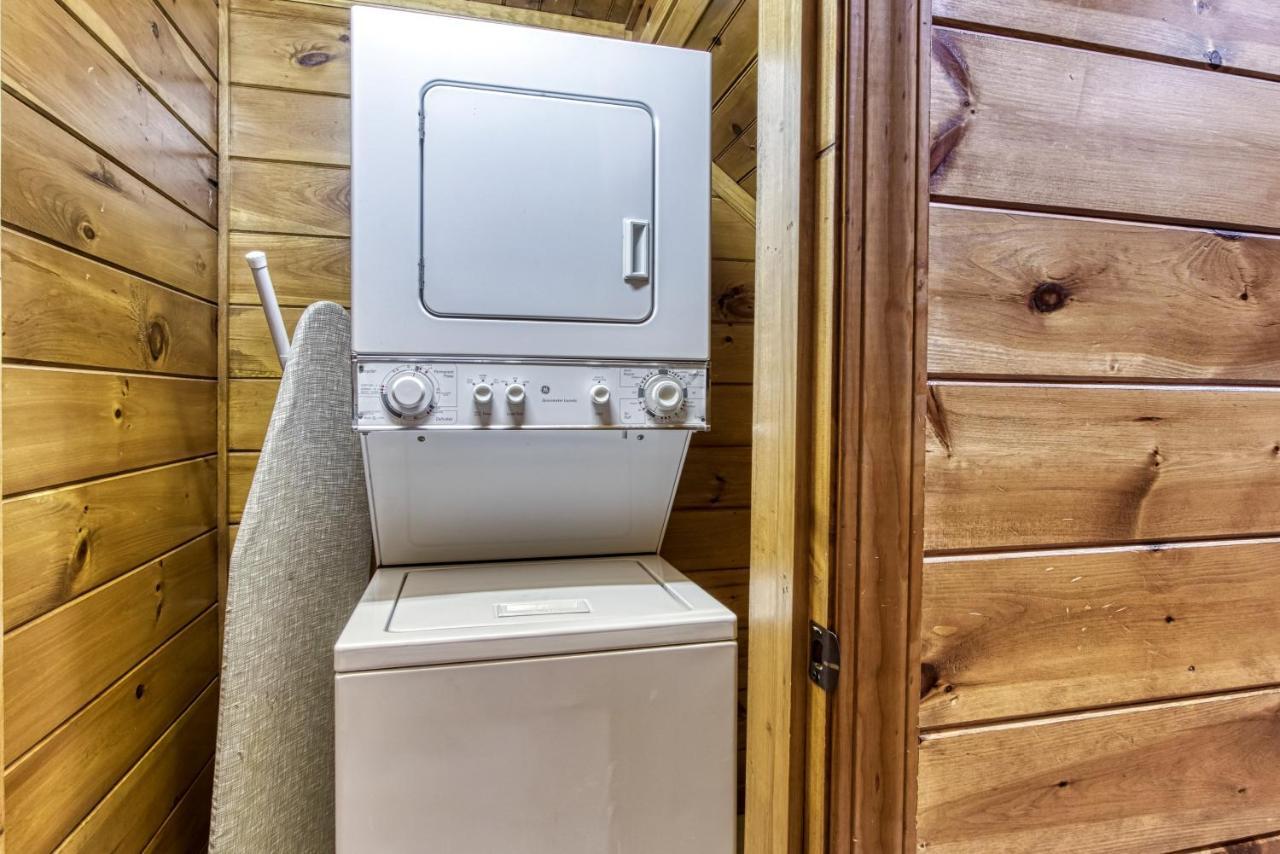 Lazy Bear Lodge, Hot Tub, Resort Pool, Wifi, 1089 Free Tickets Each Paid Day, Dollywood And More ガトリンバーグ エクステリア 写真