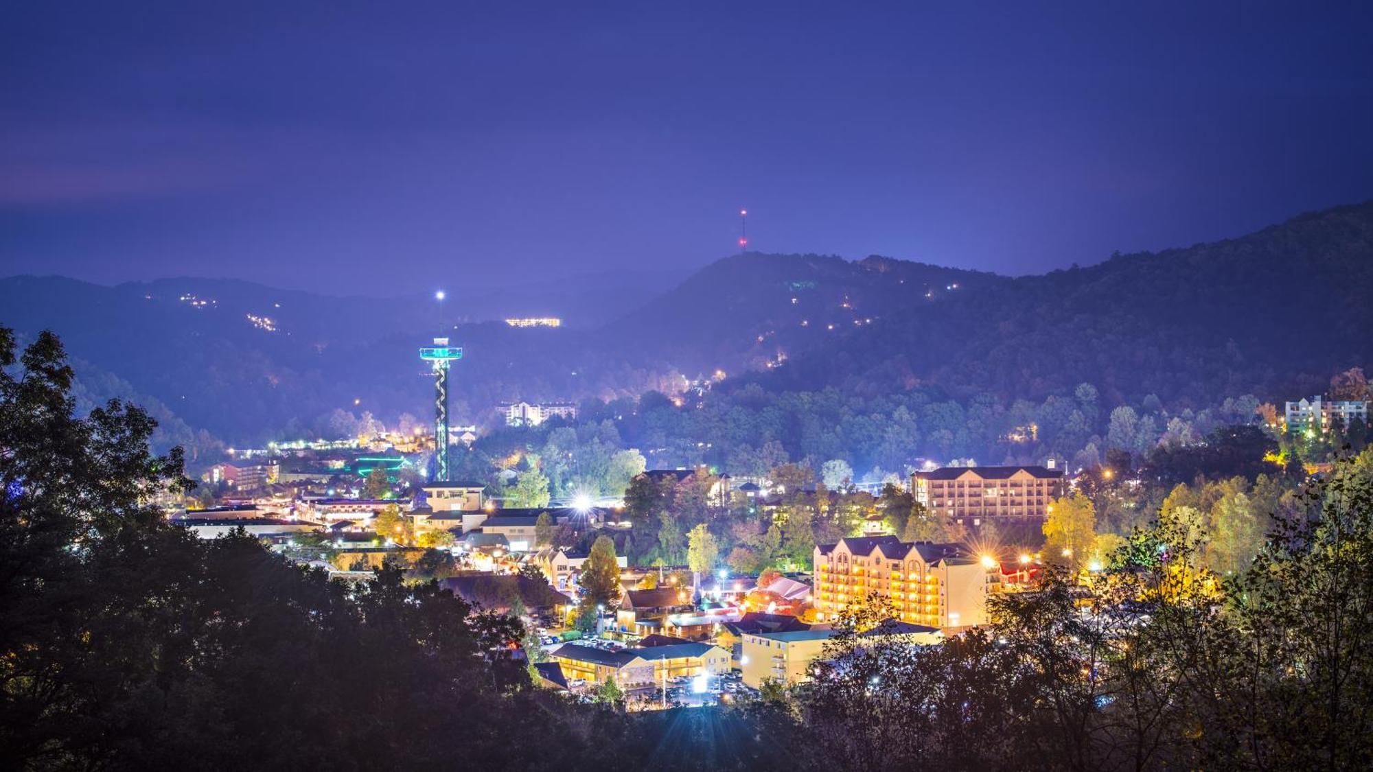 Lazy Bear Lodge, Hot Tub, Resort Pool, Wifi, 1089 Free Tickets Each Paid Day, Dollywood And More ガトリンバーグ エクステリア 写真