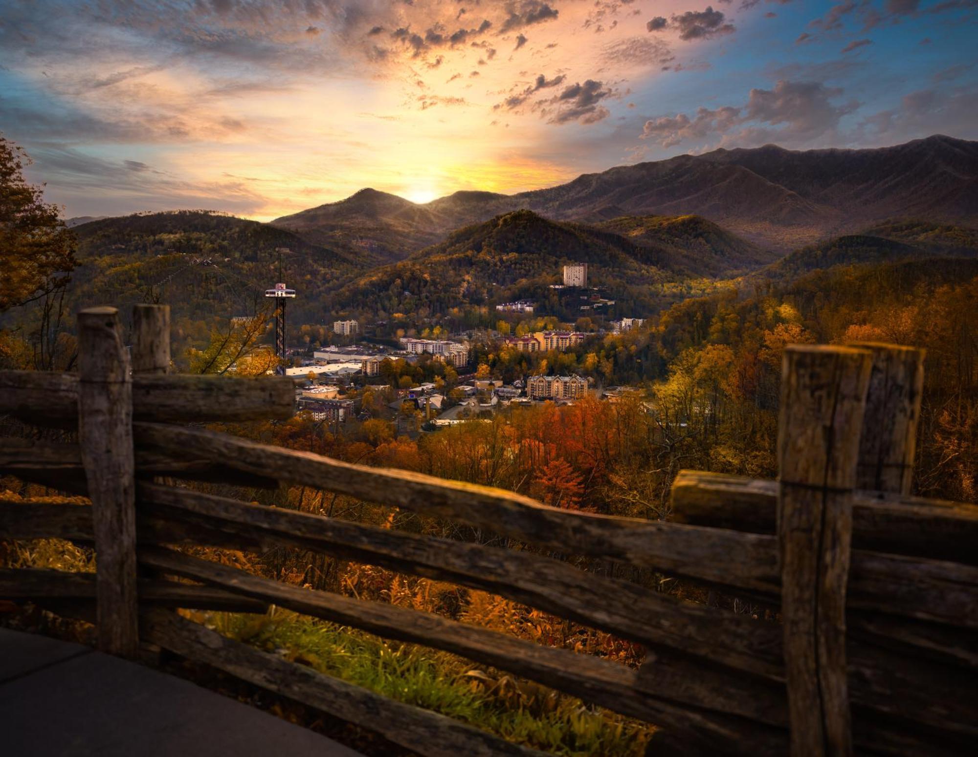 Lazy Bear Lodge, Hot Tub, Resort Pool, Wifi, 1089 Free Tickets Each Paid Day, Dollywood And More ガトリンバーグ エクステリア 写真